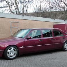 Mercedes Benz W124 - E250D Lang 6 Dørs