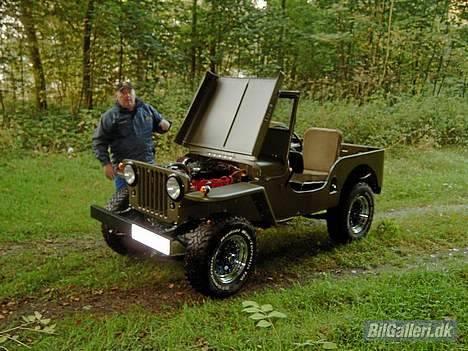 Jeep CJ2A - Man tar vel hatten af for ældre mennesker !!  billede 12