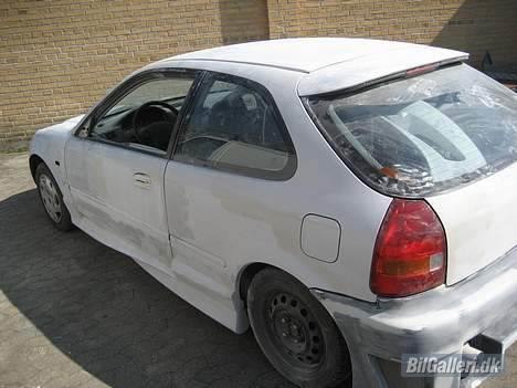 Honda Civic #Solgt# - 2 Gange skulle den lakeres da det var den forkerte farve... Men det kan ske :-) billede 7