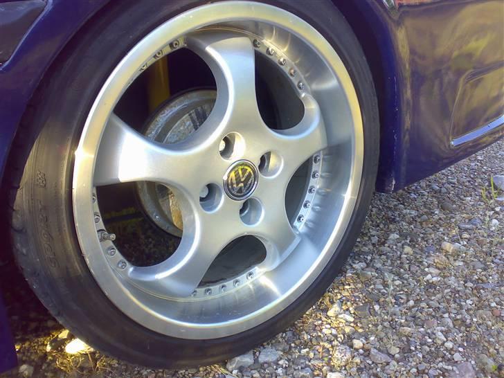 VW Vento 1.8 CL - Mine nye 17" fælge... De er nice! billede 3
