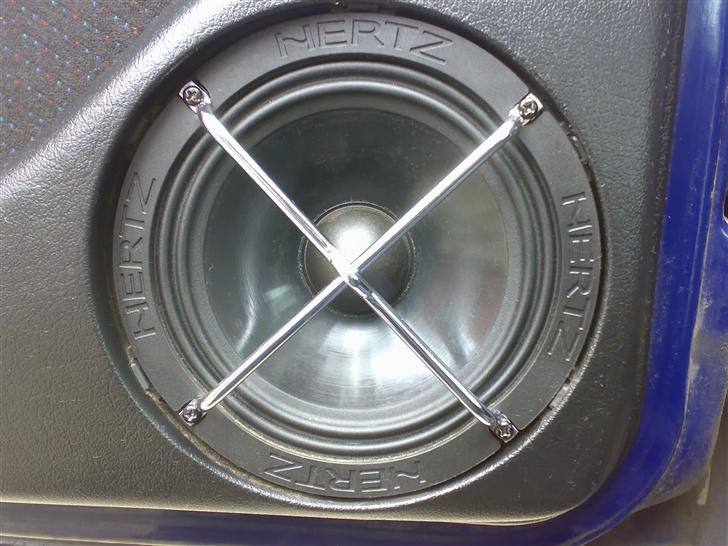 VW Vento 1.8 CL - 6,5" mellembass eller kickbass, hvad man nu vil kalde det...  billede 7