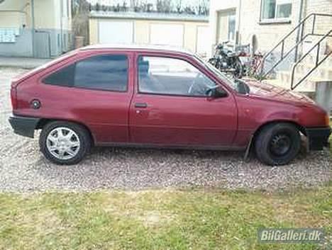 Opel Kadett E 1.3s CC SOLGT billede 8