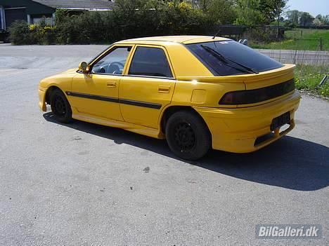 Mazda 323F SOLGT! billede 3