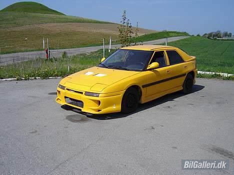 Mazda 323F SOLGT! billede 7