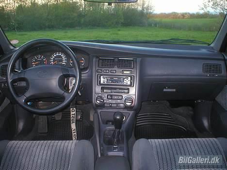 Toyota Carina E billede 7