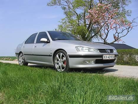 Peugeot 406 TS 4 #SOLGT# - Her er 406ern TS4er, med lidt grønt i bag grunden!!:) billede 1