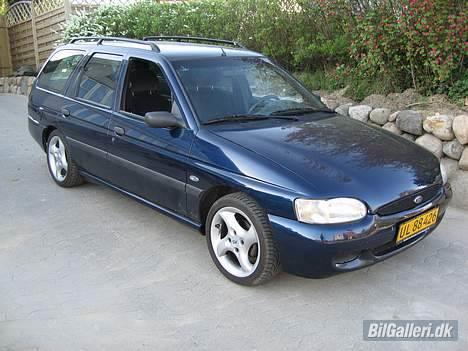 Ford Escort **SOLGT** billede 2