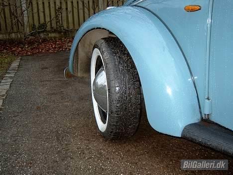 VW bobbel -solgt!! - Pirelli P6000 m/Whitewalls" billede 2