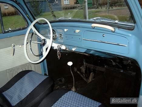 VW bobbel -solgt!! - ..eneste extraudstyr er en benzinmåler billede 5