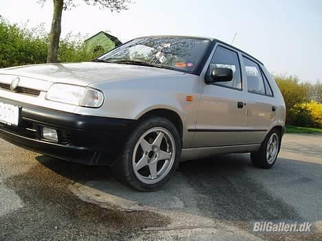 Skoda Felicia-solgt - fed vinkel?? billede 3