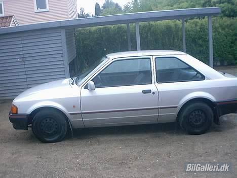Ford Escort 1988 TIL SALG 7000 billede 1