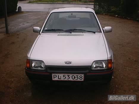 Ford Escort 1988 TIL SALG 7000 billede 4