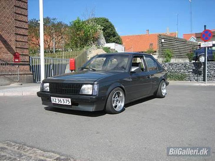 {{currentPhoto.altText}} billede {{currentPhoto.number}}