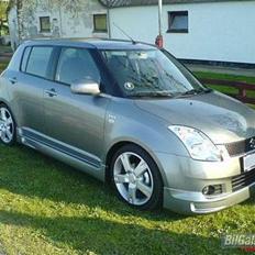 Suzuki Swift ( SOLGT )