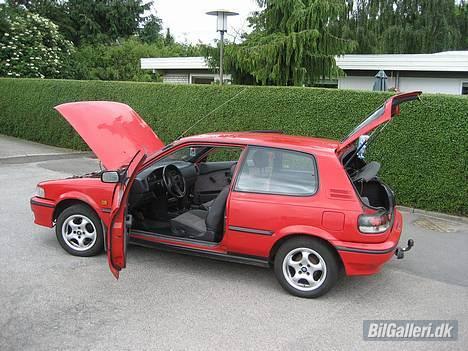 Toyota Corolla 1,3 XLi R.I.P billede 1