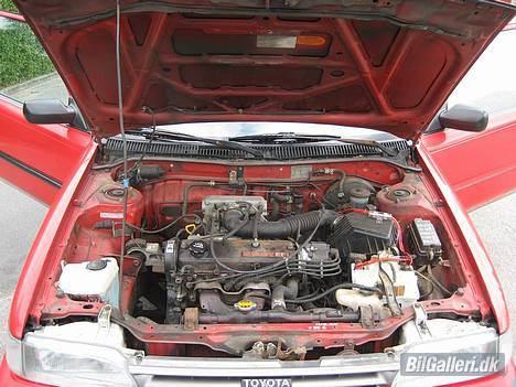 Toyota Corolla 1,3 XLi R.I.P - Maskineriet :D 1,3i 12 ventils billede 4