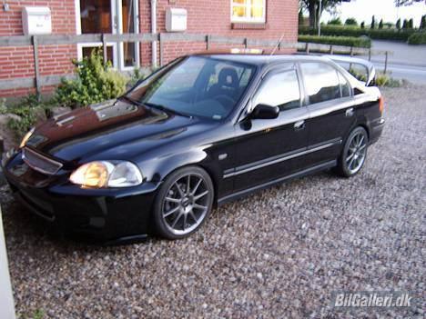 Honda Civic VTI 160HK (SOLGT) -  Nice car, nice driving. billede 1