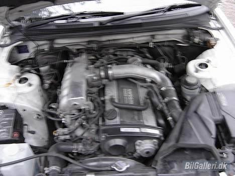 Nissan Skyline R33 GT-S T  - Som motoren så ud da jeg fik den billede 8