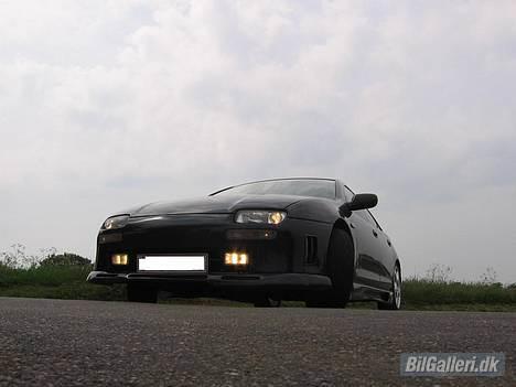 Mazda 323F *TOTALSKADET* billede 6