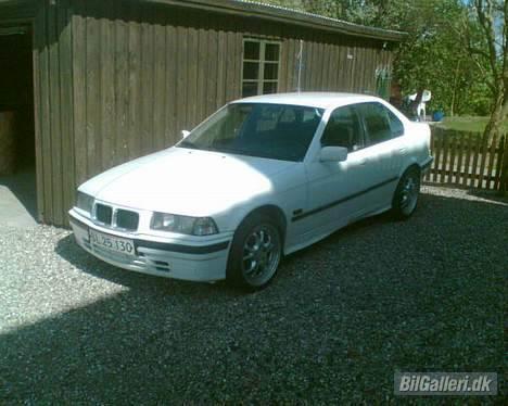 BMW E36 318i *SOLGT* billede 1