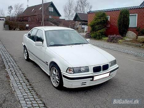 BMW E36 318i *SOLGT* billede 3