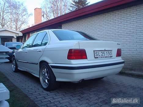 BMW E36 318i *SOLGT* billede 7
