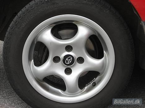 Toyota Corolla 1,3 XLi R.I.P - Originale toyota 14" Alu fælge. billede 10