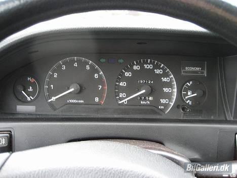 Toyota Corolla 1,3 XLi R.I.P - Jep, udskiftet speedo til et med RPM tæller :) Den har dog kun gået 231xxx KM billede 15