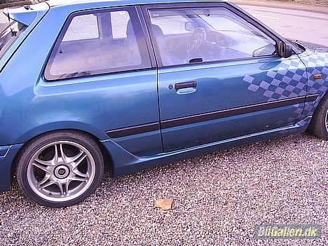 Mazda 323 bg DØD billede 2