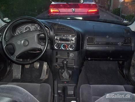 BMW 320 I billede 8