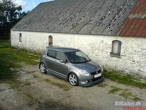 Suzuki Swift ( SOLGT ) - Så er der kommet nye billeder af bilen, med solfilm i.. billede 1