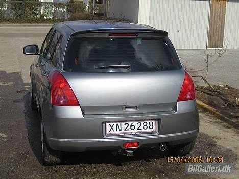 Suzuki swift "solgt" - det er en bar røv uden emblemer billede 8
