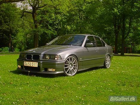 BMW 320 turbo *solgt* billede 1