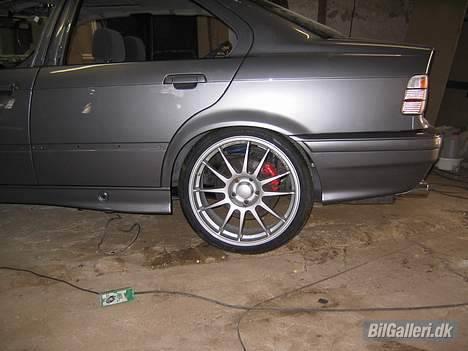 BMW 320 turbo *solgt* billede 4