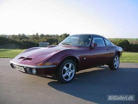 Opel GT - En prægtig gammel cruiser i sit rette element: Sol, tør asfalt og dejlig natur! billede 1