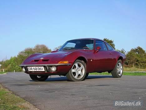 Opel GT - En prægtig gammel cruiser i sit rette element: Sol, tør asfalt og dejlig natur! billede 3