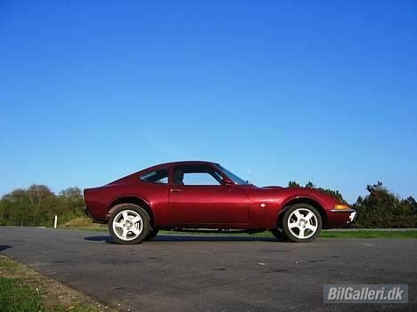 Opel GT - En prægtig gammel cruiser i sit rette element: Sol, tør asfalt og dejlig natur! billede 5