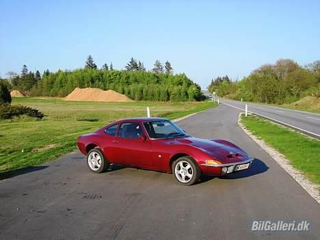 Opel GT - En prægtig gammel cruiser i sit rette element: Sol, tør asfalt og dejlig natur! billede 8