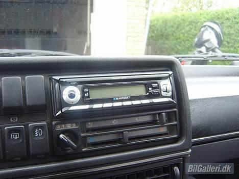 VW Golf 2 cl (solgt) - Min nye radio. billede 7