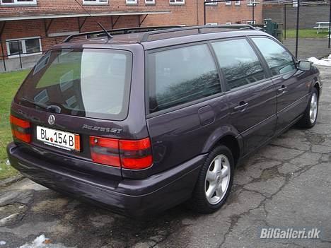 VW Passat GT St.car 1,9 TDI - Står i baggården og venter på at afgiften bliver betalt billede 9