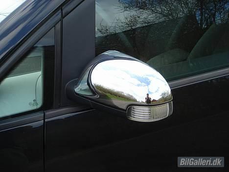 VW Touran 1.9 TDI - 20" CROM - Kamei spejlkapper monteret 10-04-07  billede 12