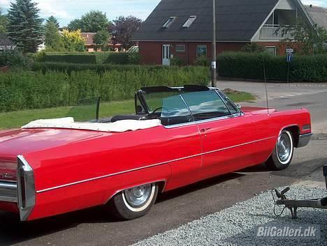 Cadillac De Ville Convertible - Dette er en vogn af en anselig længde, næmlig 5.75 m billede 9