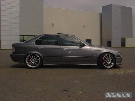 BMW 320 turbo *solgt* billede 14