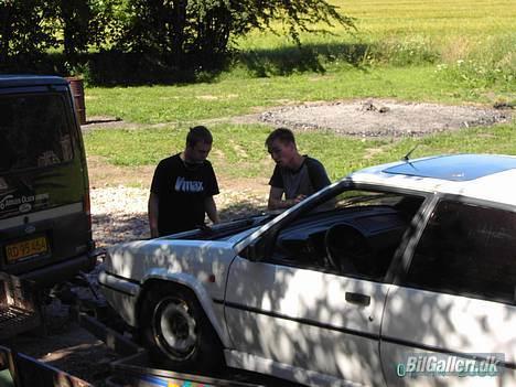 Citroën BX 1.9 GTI 8V *Brændt* - På autotrailer.. klar til at få skiftet gearkassen billede 6