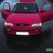 Ford EScort 1,8 i sport 