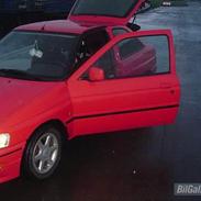 Ford EScort 1,8 i sport 