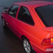 Ford EScort 1,8 i sport 