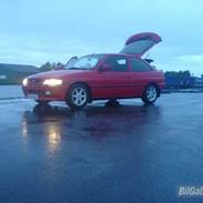 Ford EScort 1,8 i sport 