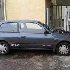 Nissan sunny (SOLGT)