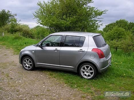 Suzuki Swift GL - A  Solgt - billed med solfilm på bagerste sideruder billede 9